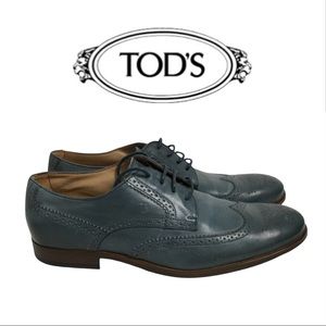 Tod’s lace up smooth leather shoes